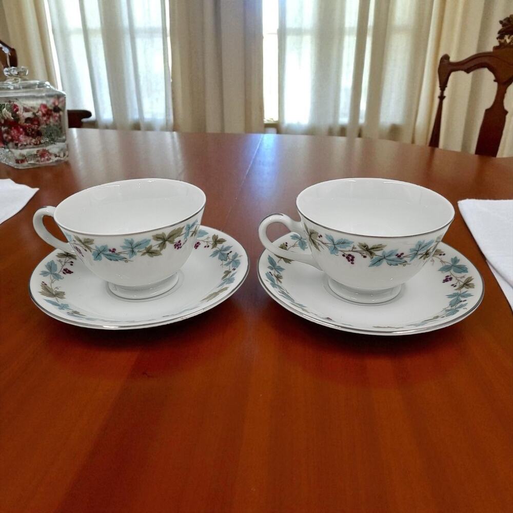 Vintage Fine China Japan 6701 Grapevine Blue Green Leaves Cup & Saucer Set of 2